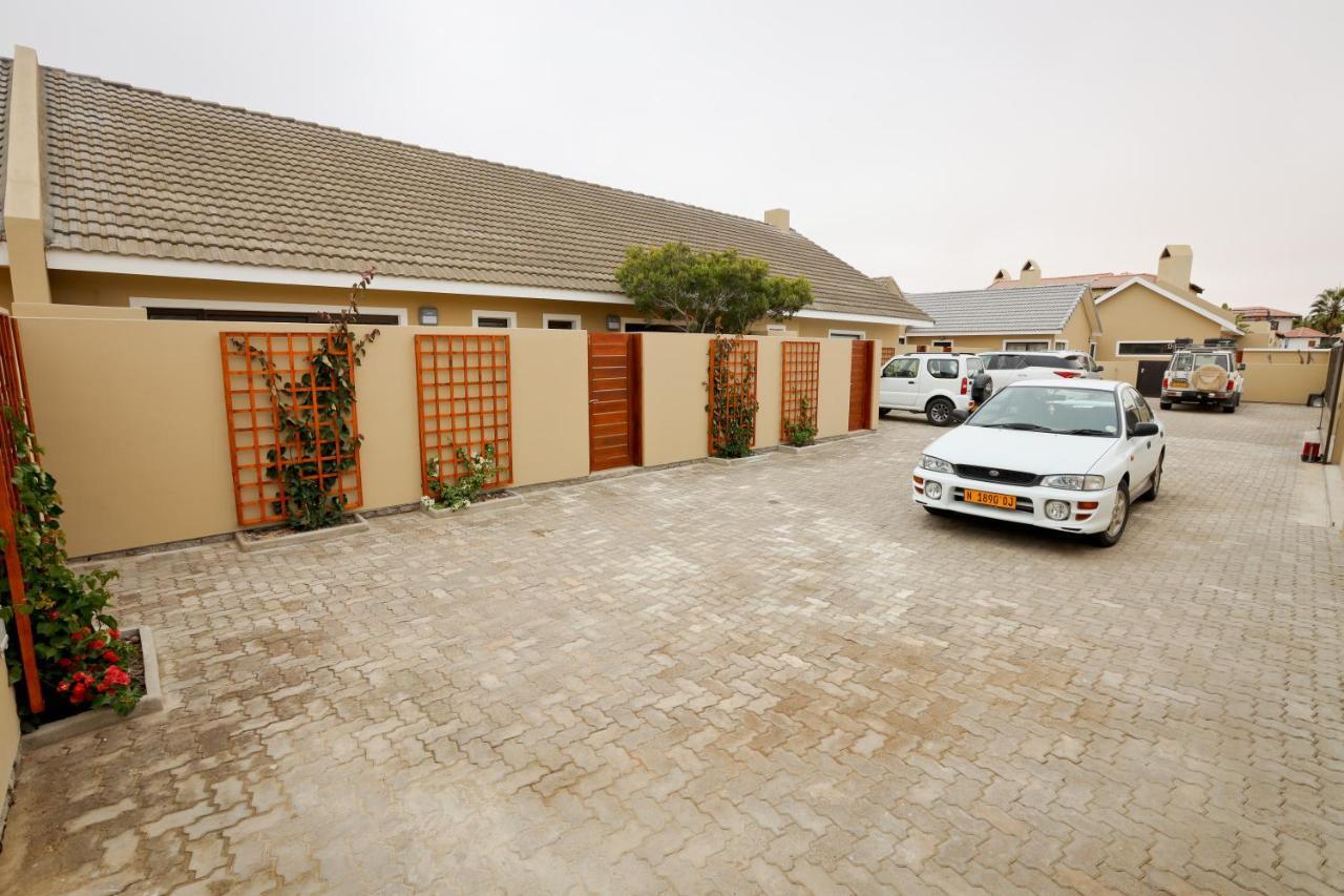 Desert Jackal Guesthouse Swakopmund Exterior photo