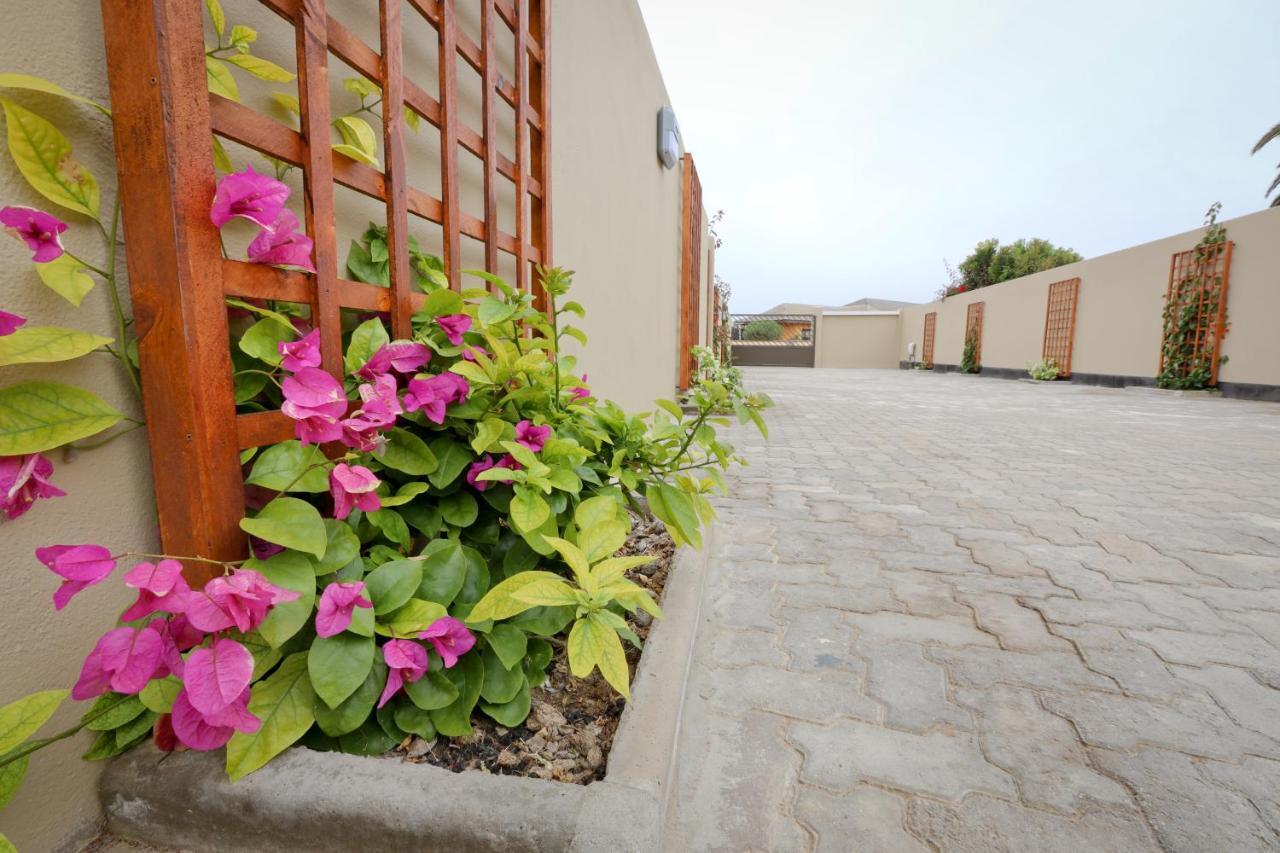 Desert Jackal Guesthouse Swakopmund Exterior photo